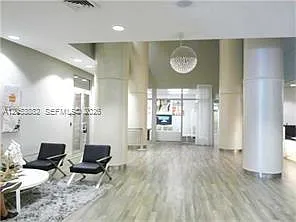Opera Tower Condo — Photo 4