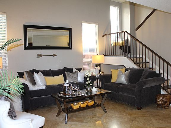 4th image of 145 Scarlet Oak Cir
