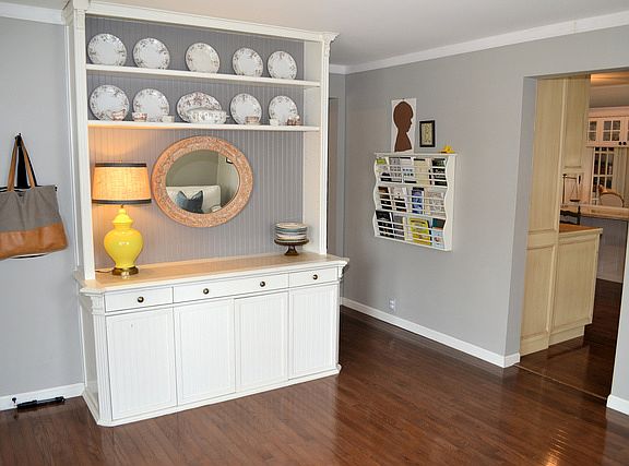 3rd image of 18433 Oakwood Ave