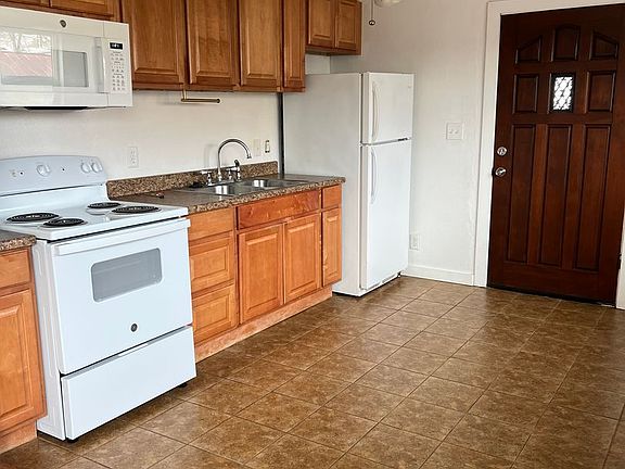 4th image of 9339 Main St