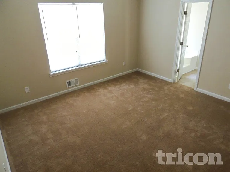 76 White Pines Ln — Photo 5