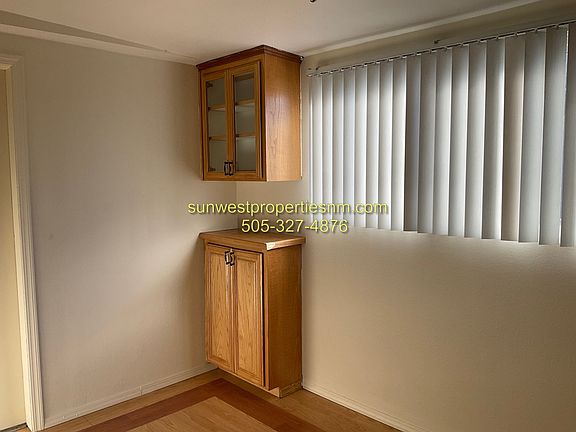 4th image of 914 N Buena Vista Ave