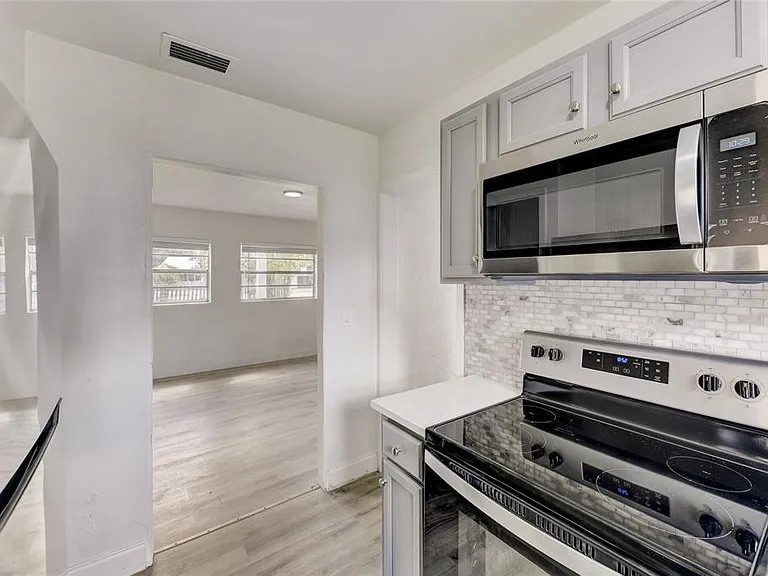 2600 S Crystal Lake Dr — Photo 16