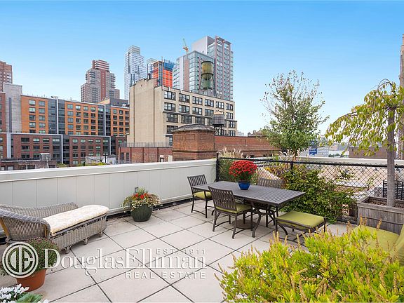 5th image of 517 W 46th St APT 305