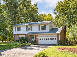 9120 Pine Lake Dr, Louisville, KY 40220