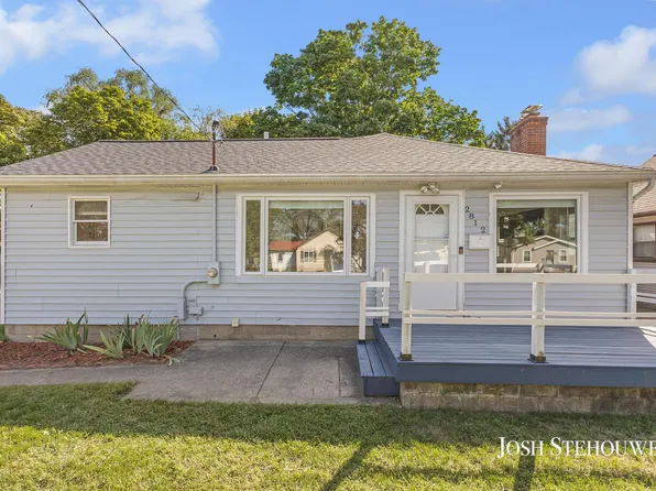 2812 Longstreet Ave SW, Wyoming, MI 49509