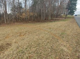 104 Esther Ln, Walkertown, NC 27051