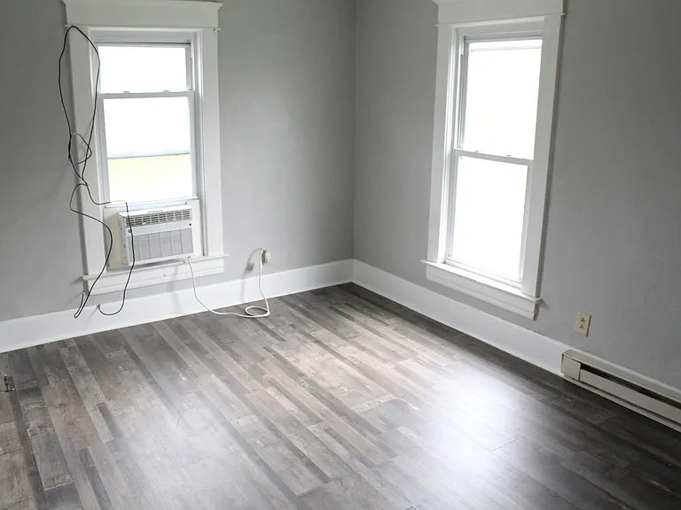 142 N Lancaster St — Photo 21