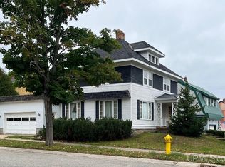 323 Maple St, Munising, MI 49862