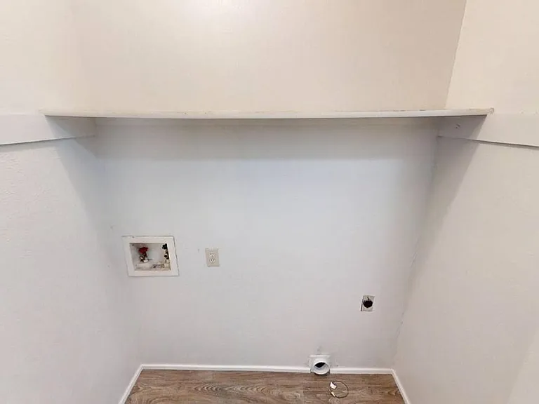 3054 Carroll Dr — Photo 9
