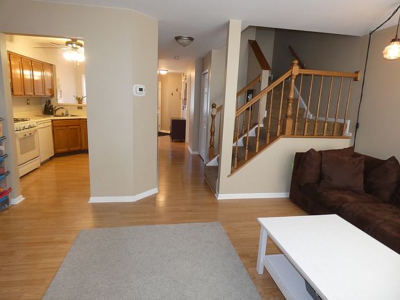 5th image of 233 Ashbury Ln W #233