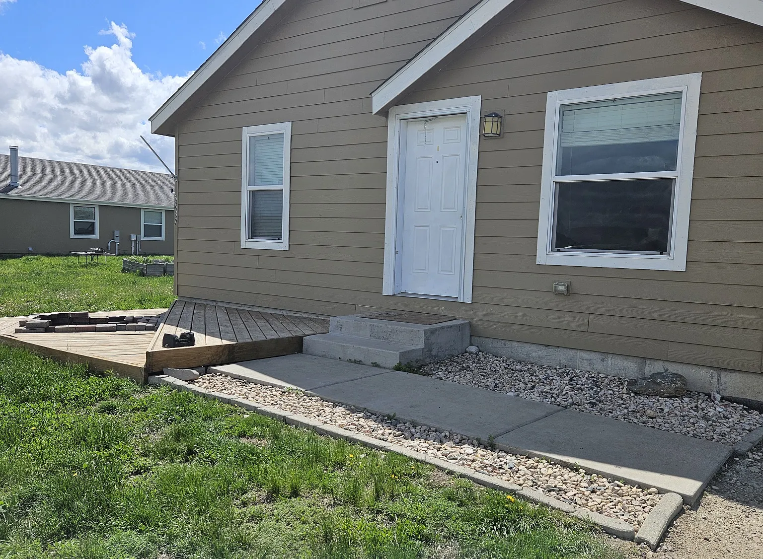 3 bed, 1512 sqft, $1,800 — Photo 2