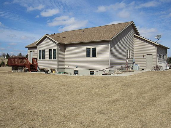 4th image of 2359 Saint Clair Cir