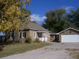 904 N Cessna Rd, Hutchinson, KS 67501