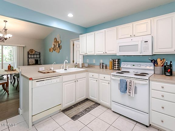 5th image of 404 Commerce Ave APT D