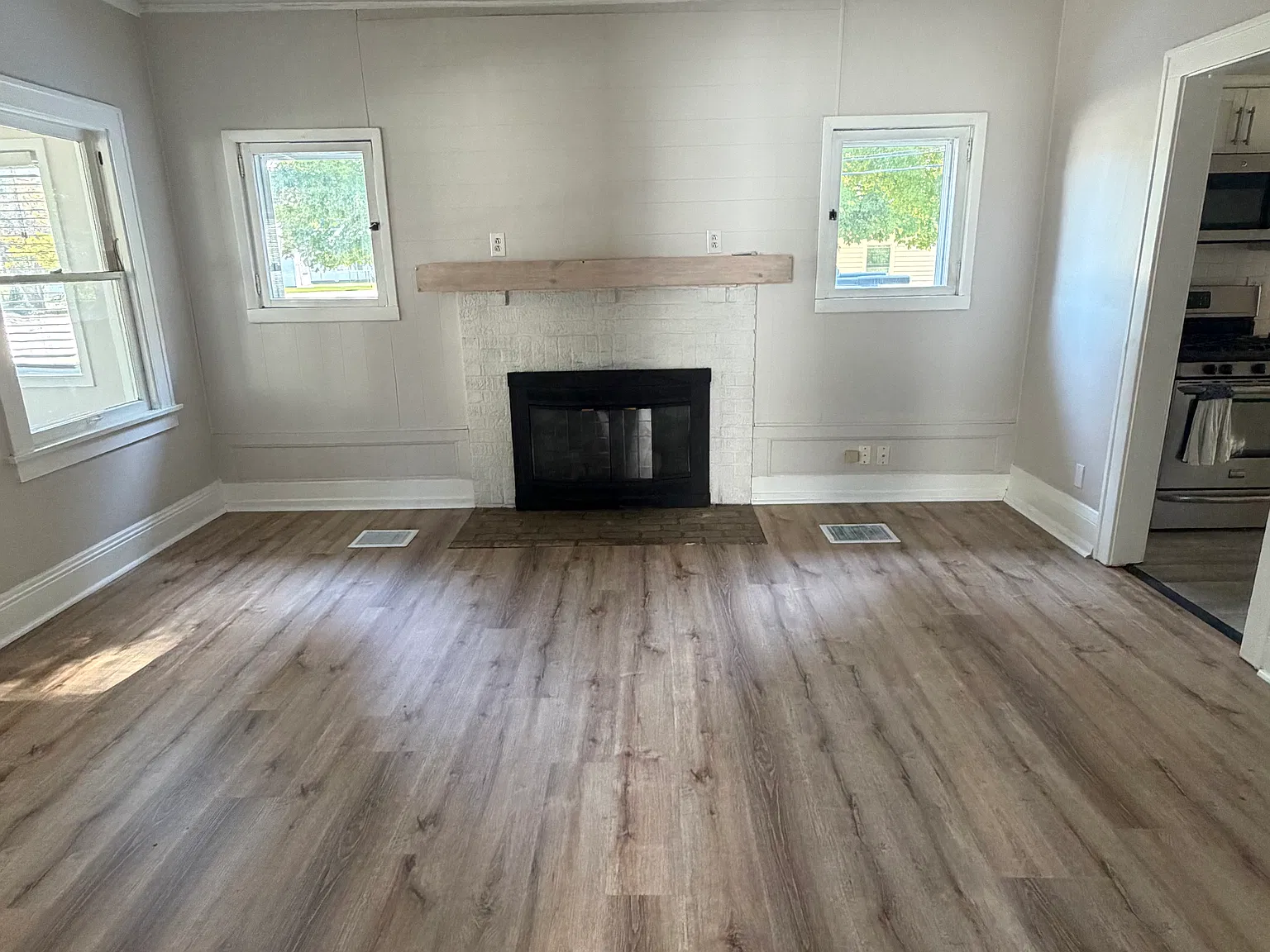 3 bed, 1248 sqft, $2,000 — Photo 3
