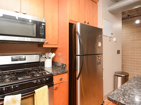 5th image of 3712 N Wilton Ave #S2
