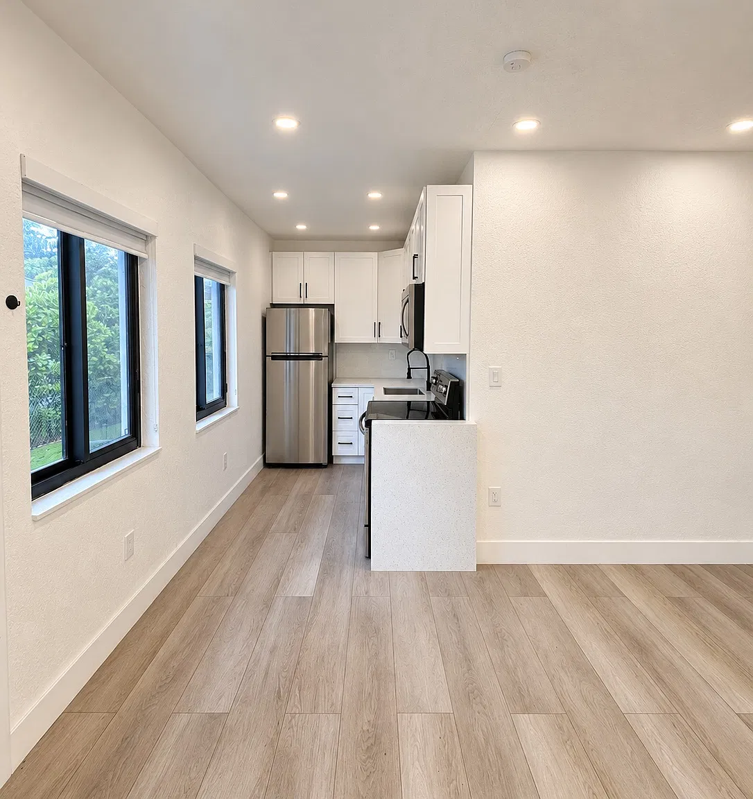 1 bed, 550 sqft, $2,100 — Photo 2