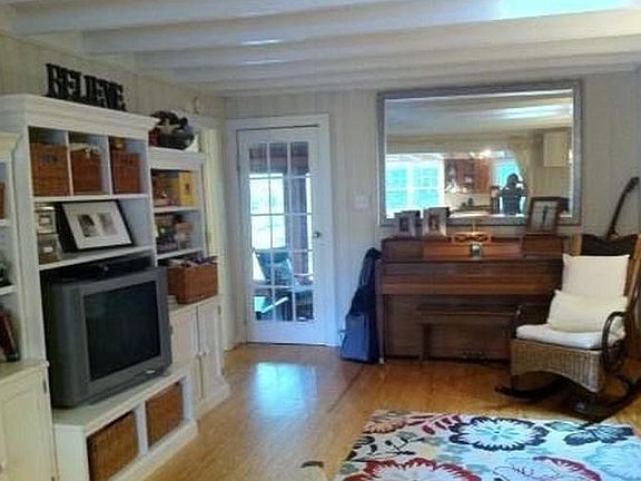 3rd image of 2409 Beaufort Ave