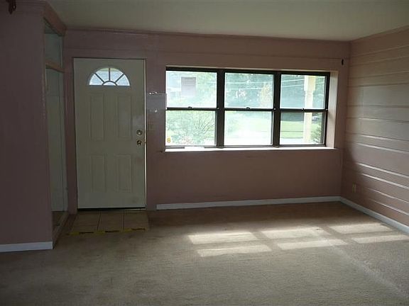2nd image of 8382 Wexford Ave