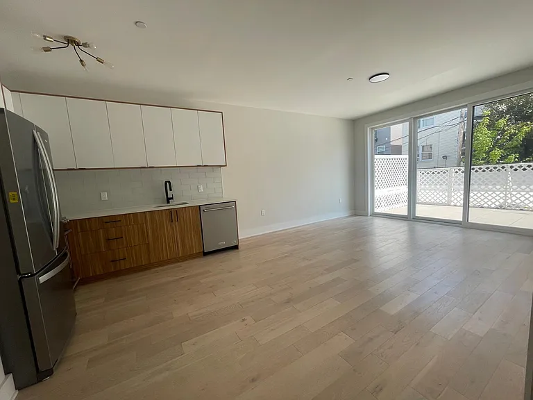268 New York Ave #1D — Photo 9