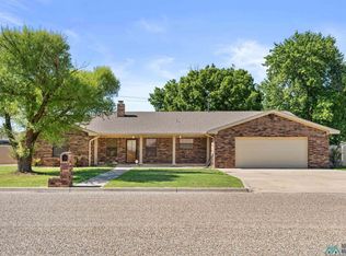 512 E 17th St, Portales, NM 88130