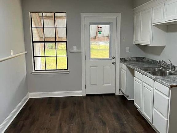 3rd image of 228 Hill Terrace Dr