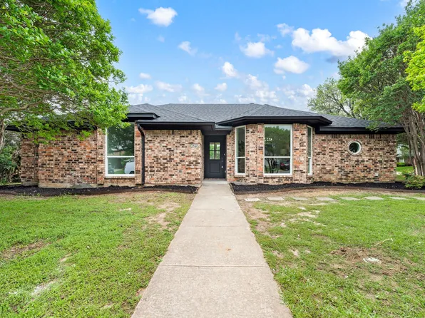 425 Marseille Dr, Hurst, TX 76054
