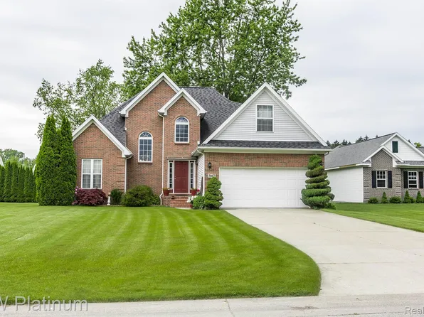 3167 Black Heath Ct, Port Huron, MI 48060
