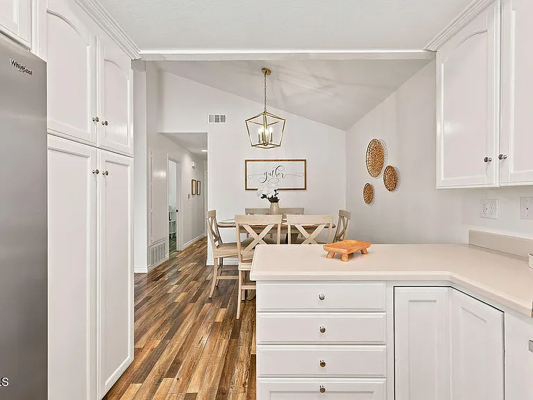 664 Holly Ave — Photo 13