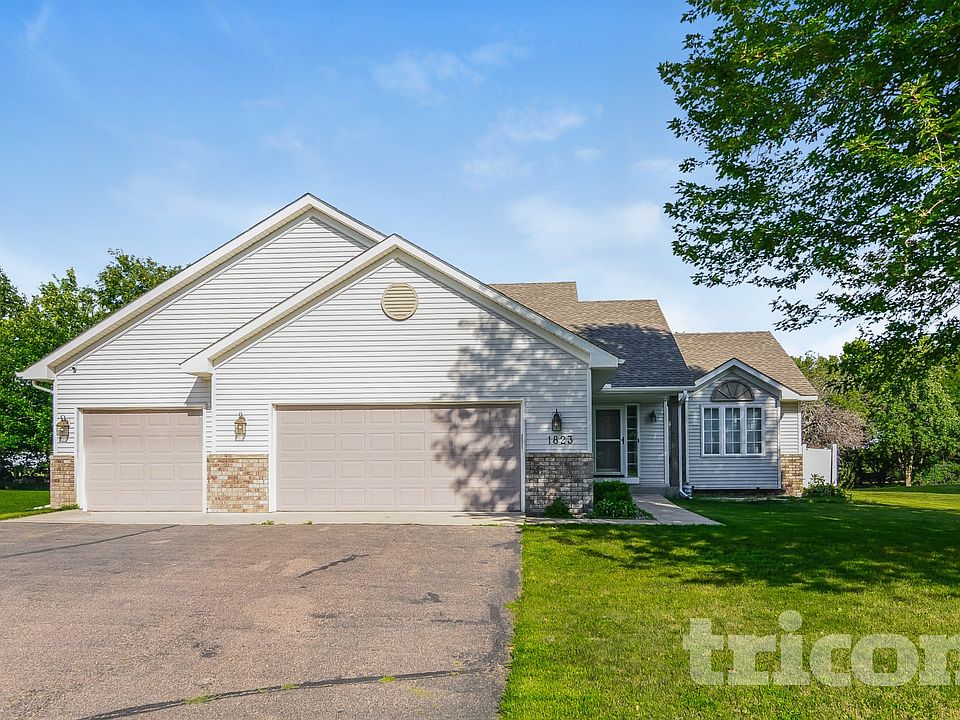 1st image of 1823 Evergreen Ln