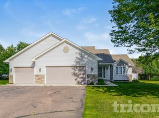 1823 Evergreen Ln, Shakopee, MN 55379