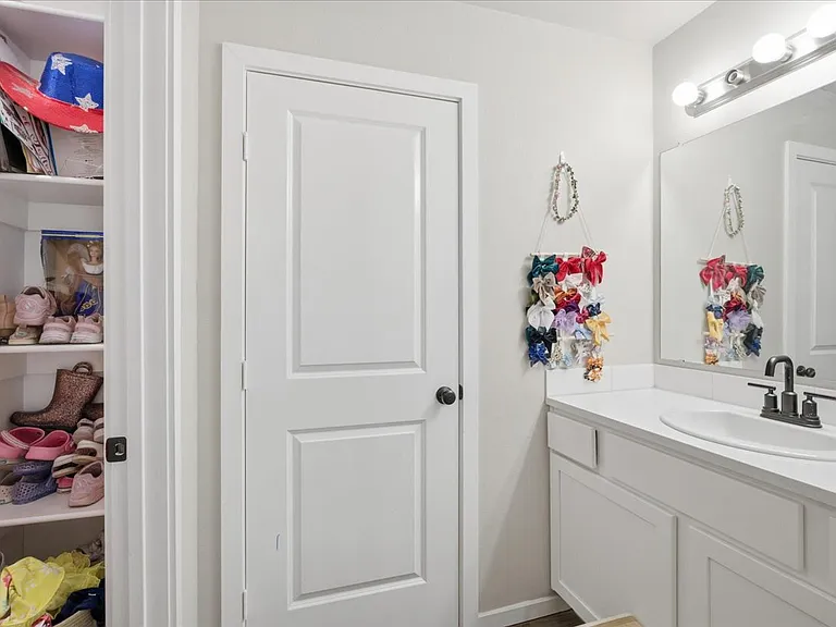 9807 Virginia Ave — Photo 23