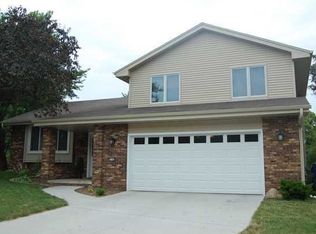 8105 Hammontree Cir, Urbandale, IA 50322