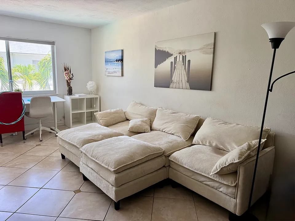 201 Galen Dr #315W