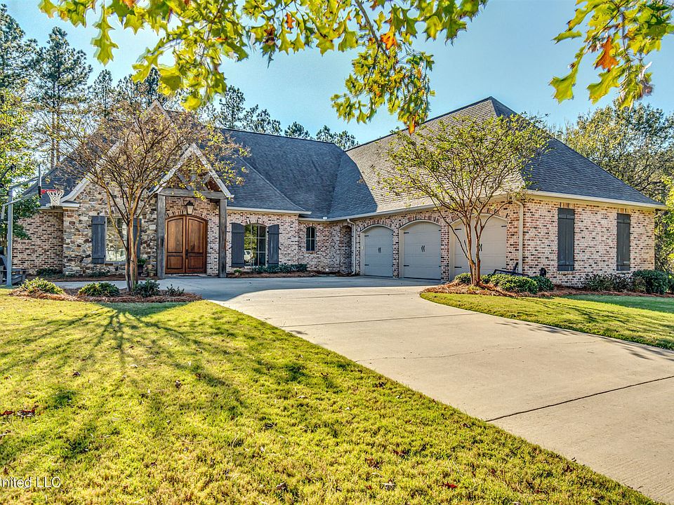 1st image of 276 Lake Village Dr