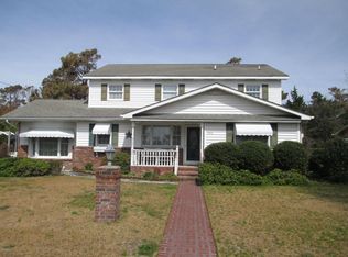 359 Cape Lookout Dr, Harkers Island, NC 28531