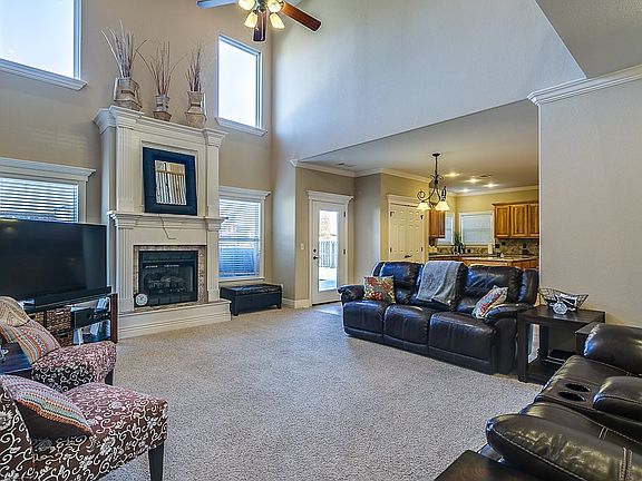 3rd image of 1711 Foxboro Ct