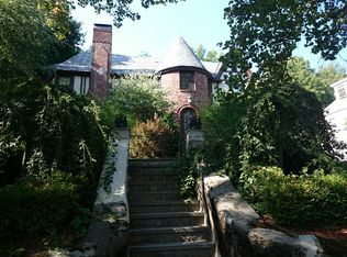 32 Alberta Rd, Brookline, MA 02467
