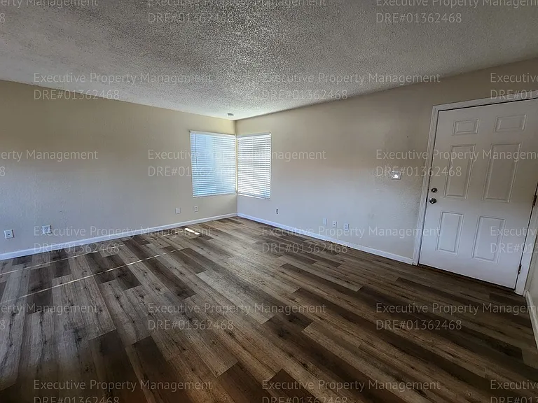 709 Deseret Way — Photo 10