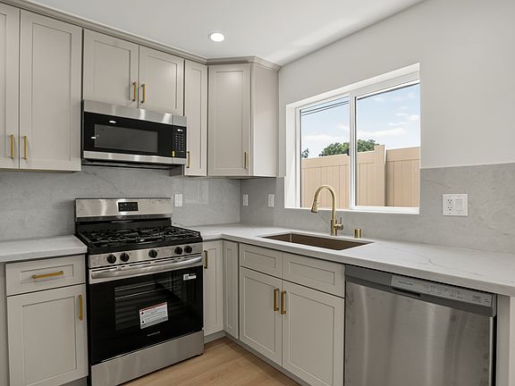 5th image of 11506 Valjean Ave