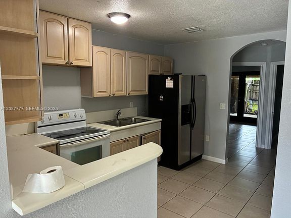 3rd image of 28009 SW 143rd Ct