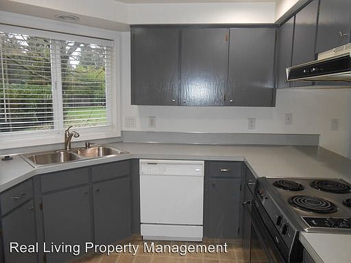 5th image of 3808 NE 155th Ct
