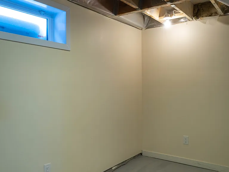 223 Rita St — Photo 25