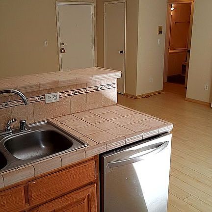 5th image of 18530 Hatteras St Unit 106