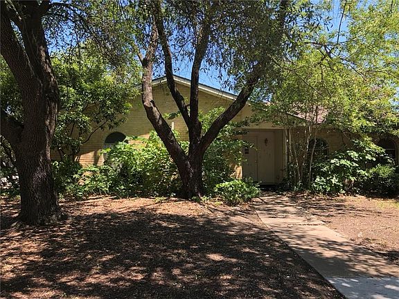 2nd image of 1413 Windy Meadow Dr