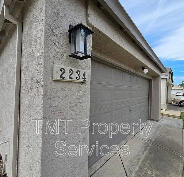 2234 Wall St — Photo 53