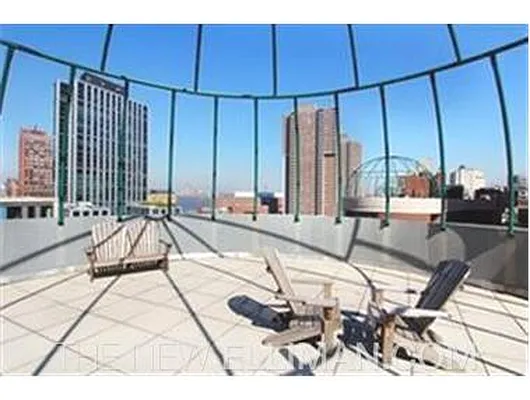 Rented by Douglas Elliman | media 62