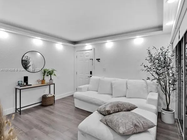 6229 SW 131st Pl APT 102, Miami, FL 33183
