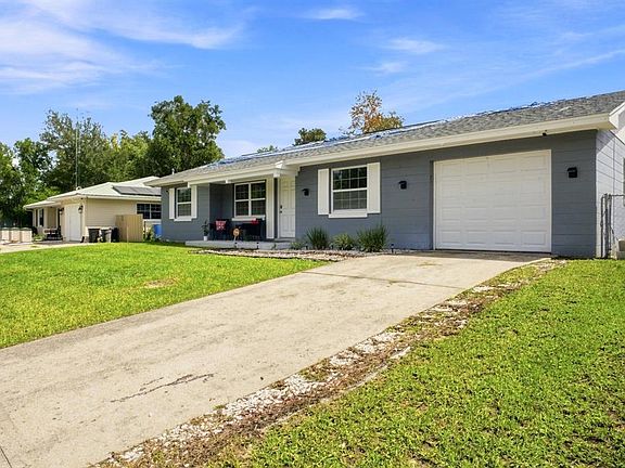 3rd image of 3781 SW 150TH LOOP